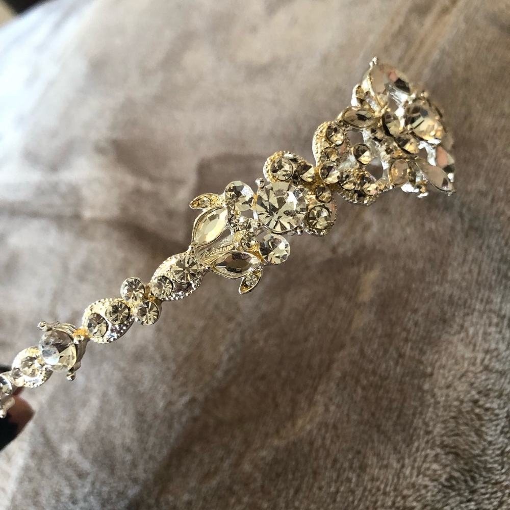 David’s Bridal diamond crown/Headband - Picture 6 of 8